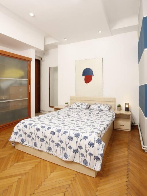 1 Bdrm Apartment In City Center Bucharest Exterior photo